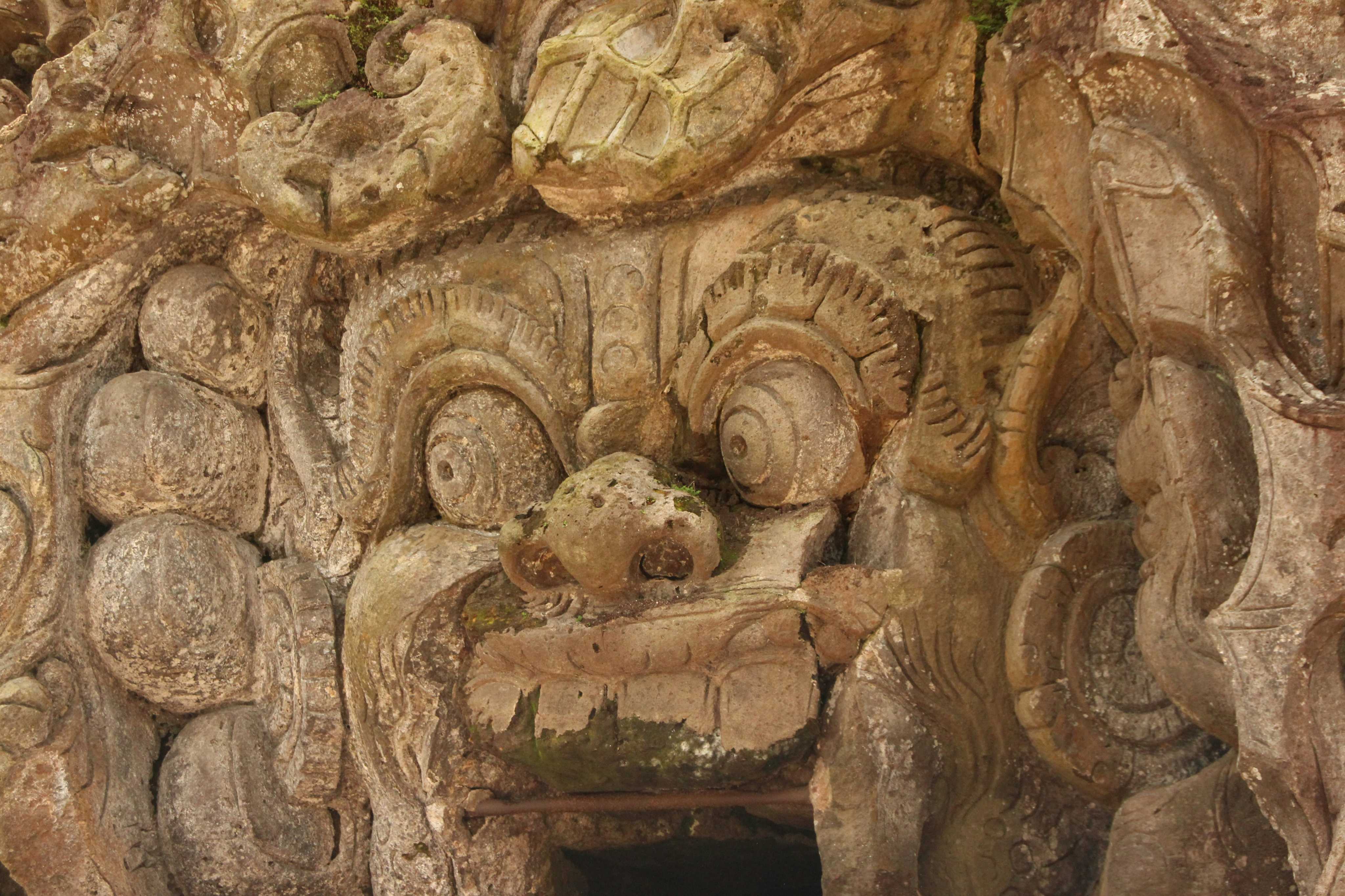 Lempuyang, Goa Lawah Temple and Virgin White Sand Beach Tour